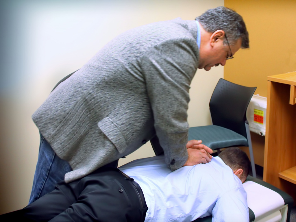 Why You Should Opt For A Chiropractor Rather Than Prescription Opiates